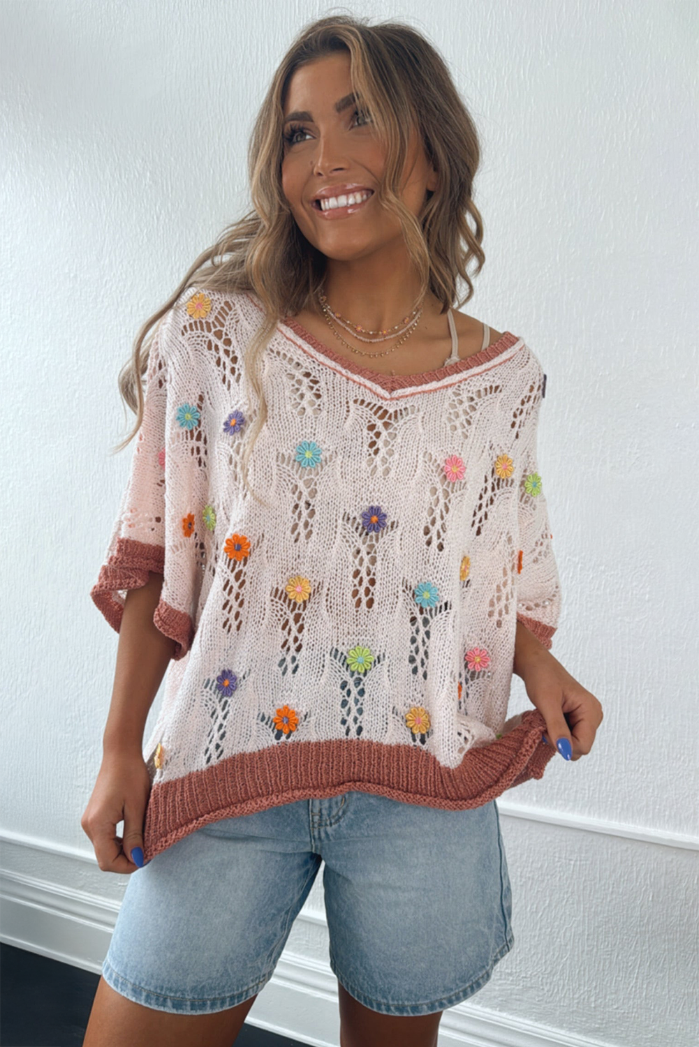 Delicacy Embroidered Flowers Colorblock Edge Hollowed Sweater